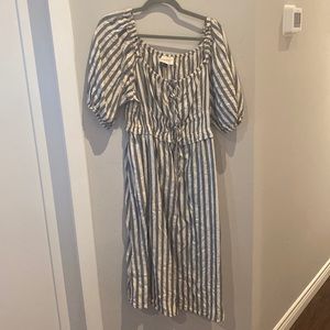 Elbow sleeve midi dress
